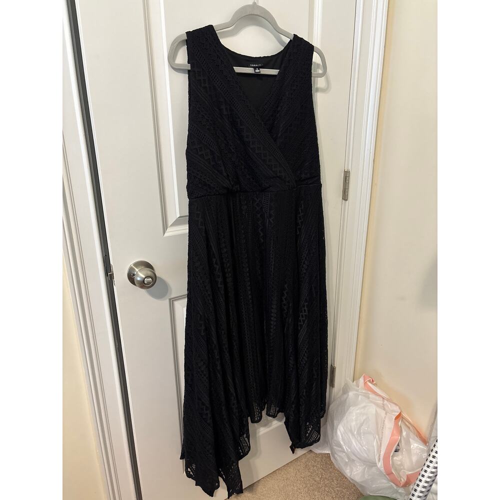 Torrid black lace dress Sz 1 sleeveless EUC v-neck pockets